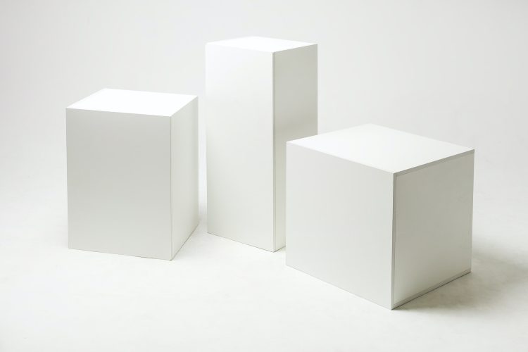white cubes and parallelepipeds on cyclorama øò modern photo studio